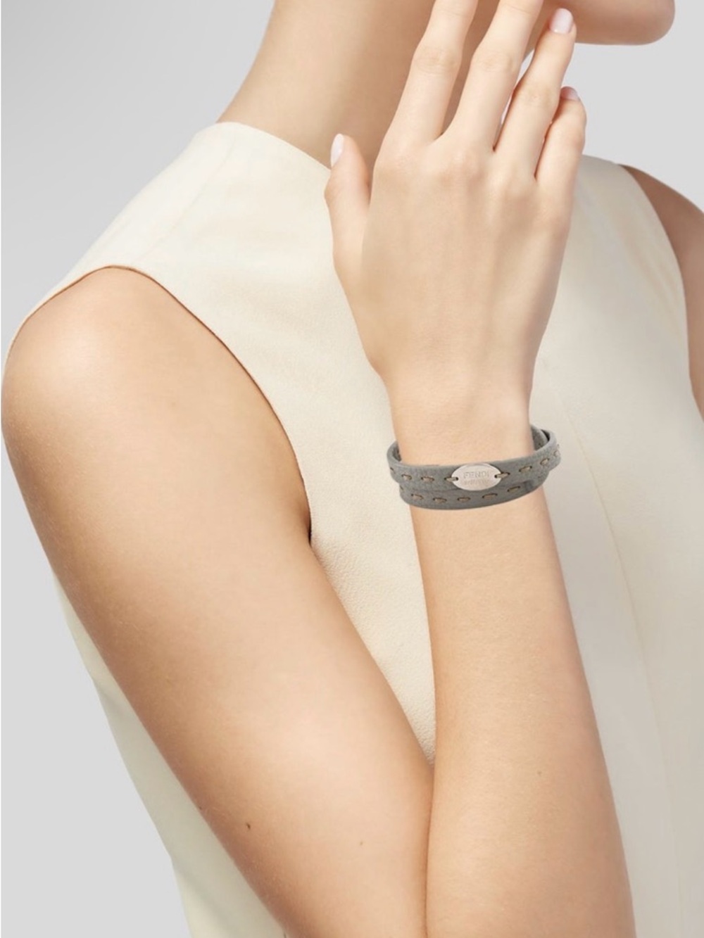 Fendi Gray Double-Wrap Leather Bracelet with Logo Plaque - Picture 2 of 2